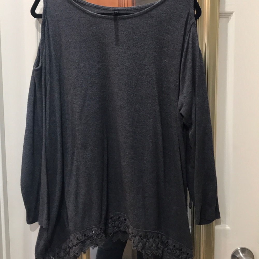 Massini cold shoulder shirt